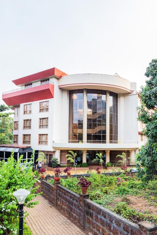 Exterior with garden at Chances Resort 
