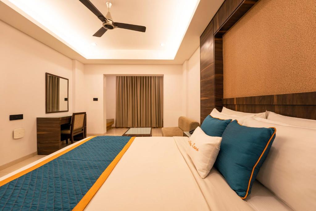 Bedroom at Zone Connect Parra Goa